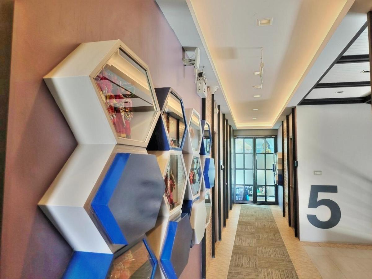 Qoo Hotel Buriram Exterior foto