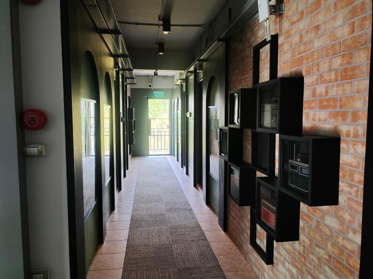 Qoo Hotel Buriram Exterior foto