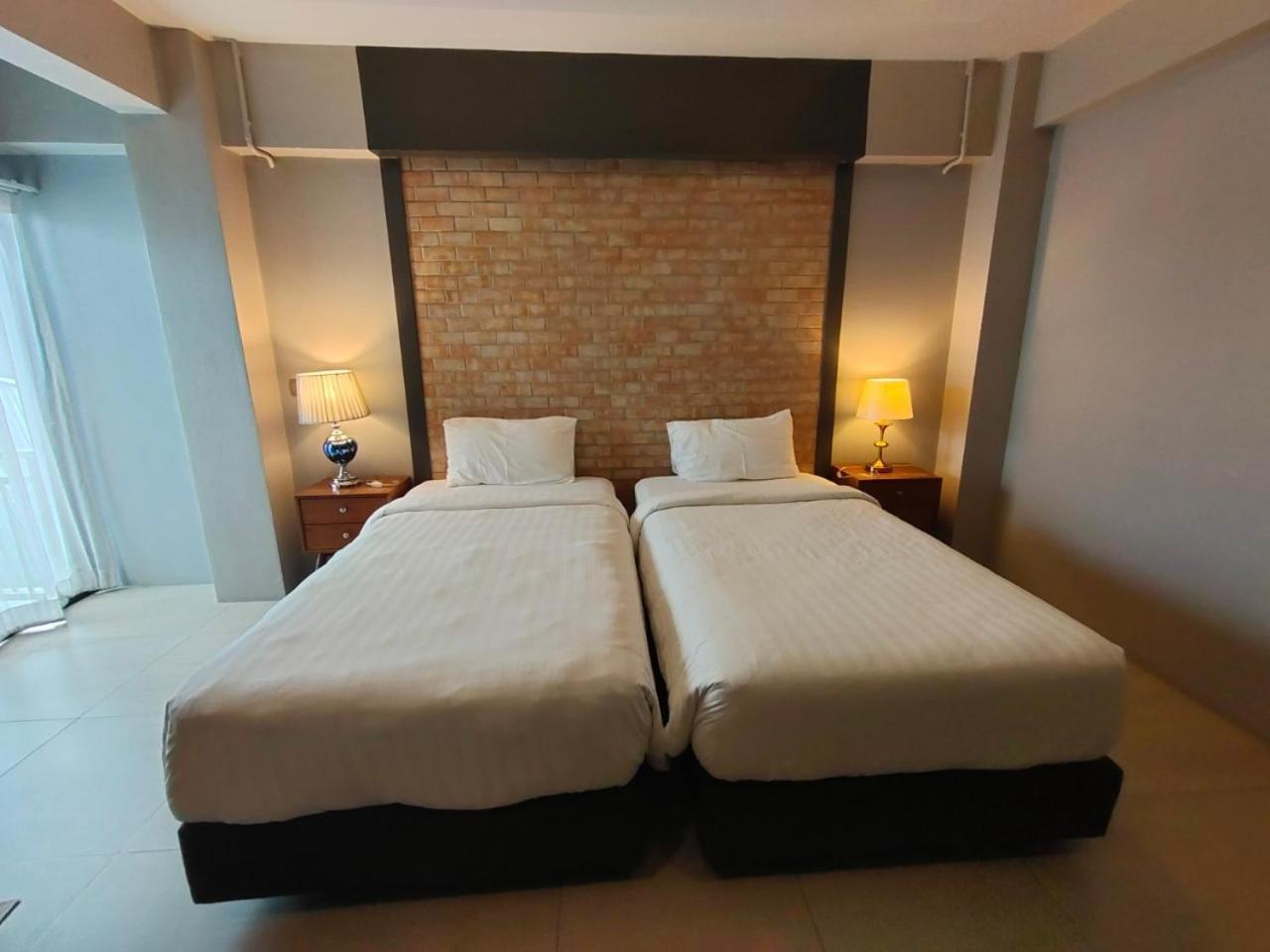 Qoo Hotel Buriram Exterior foto