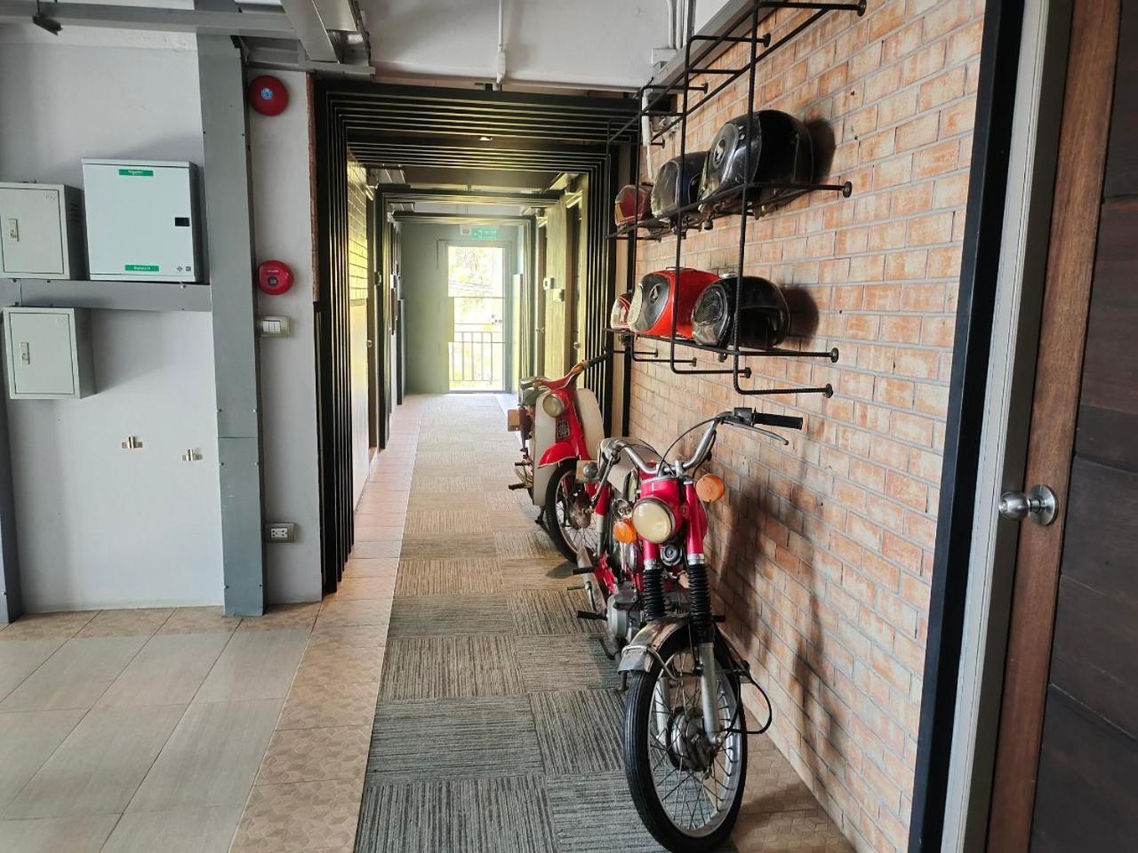 Qoo Hotel Buriram Exterior foto