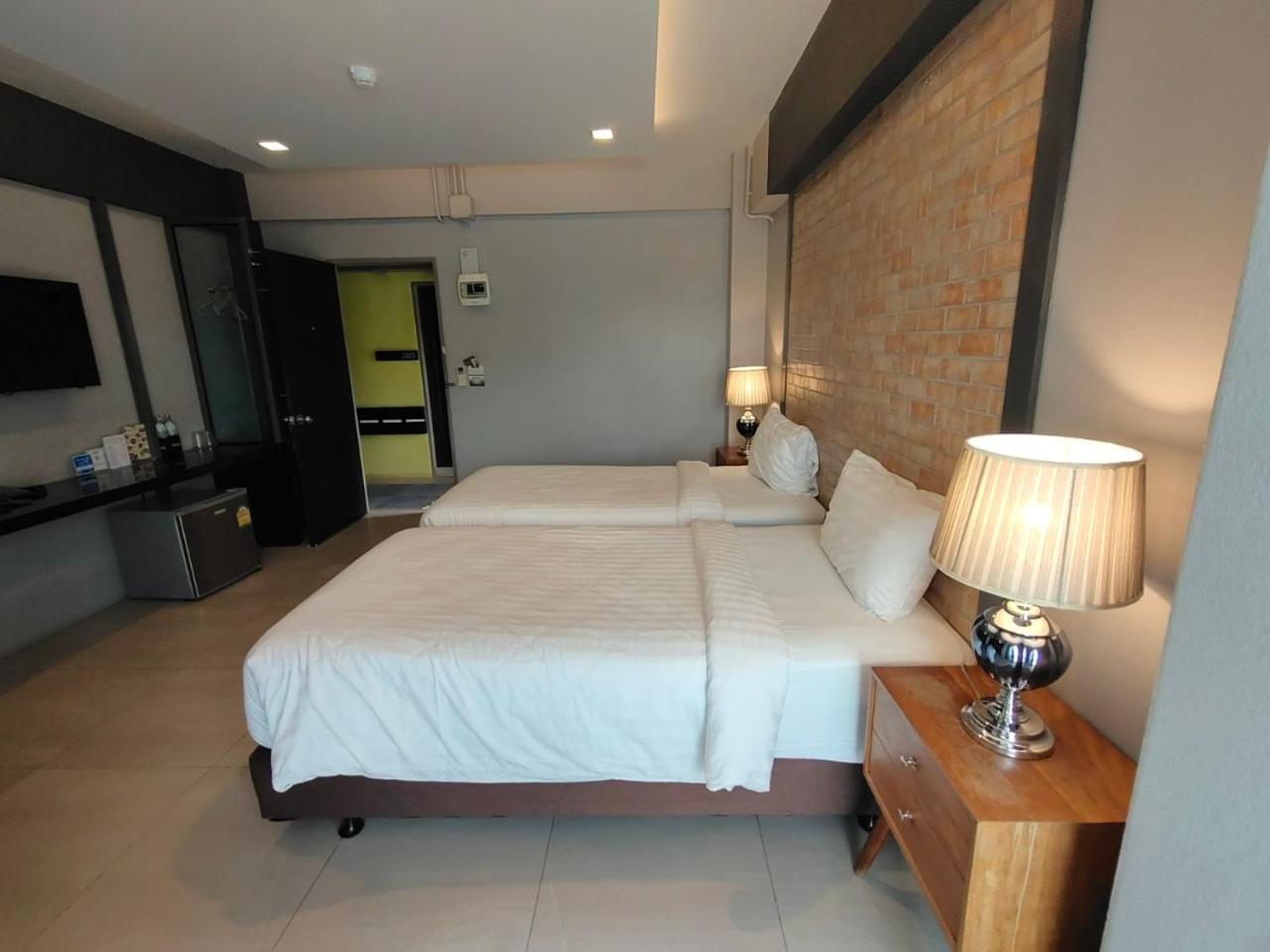 Qoo Hotel Buriram Exterior foto
