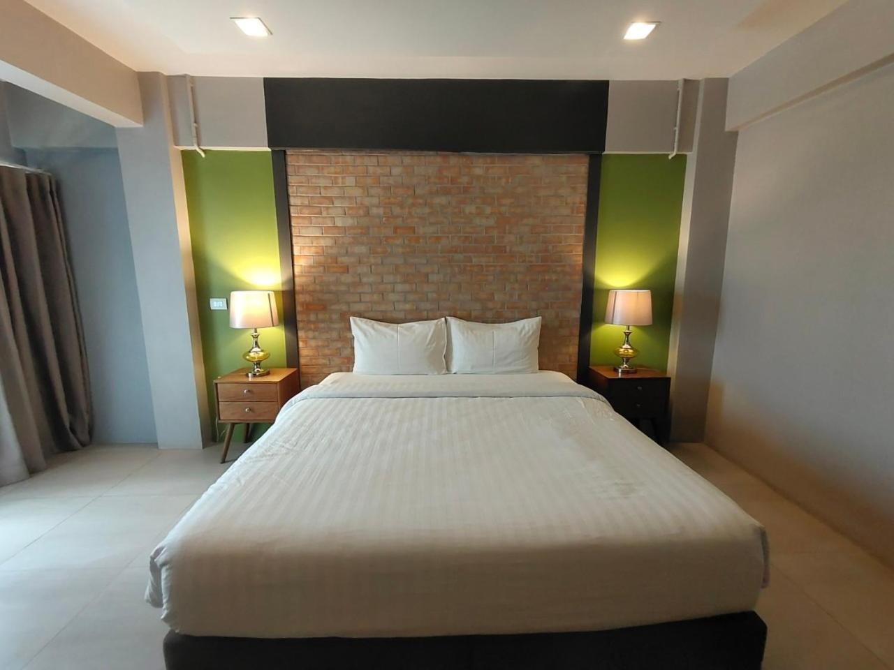 Qoo Hotel Buriram Exterior foto