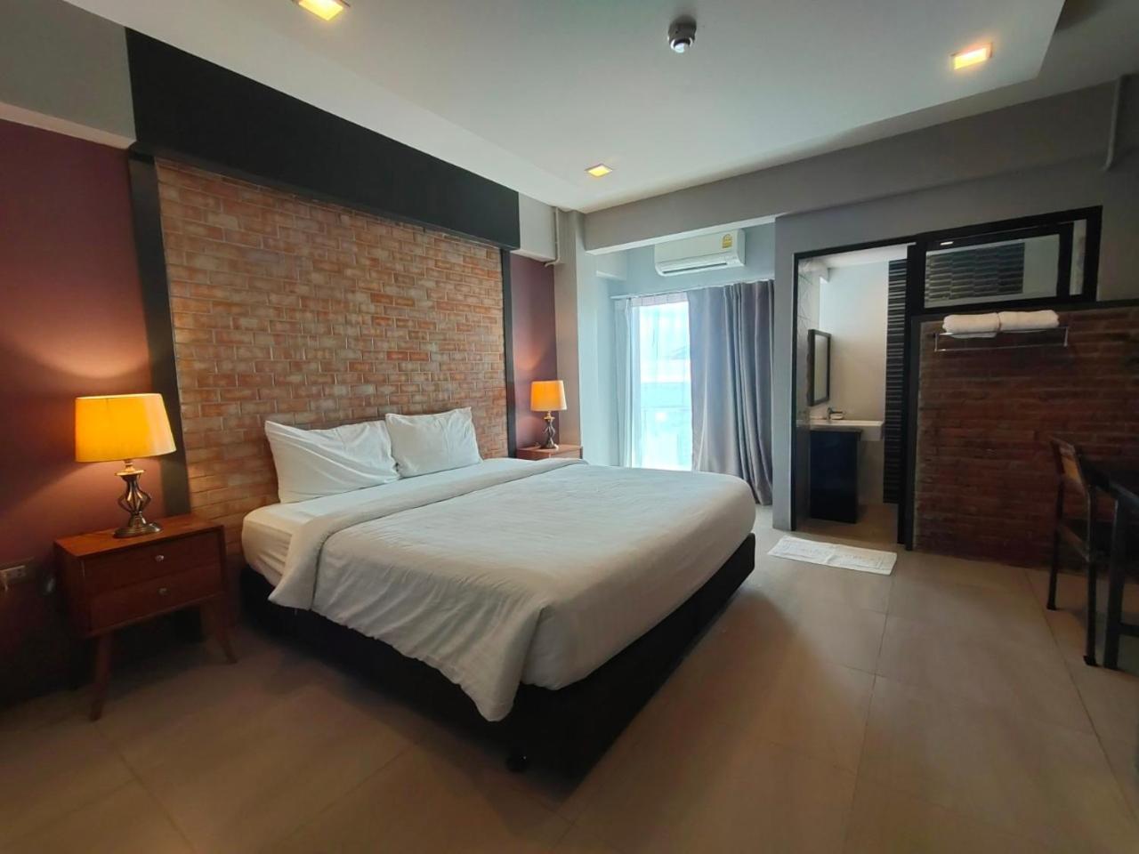 Qoo Hotel Buriram Exterior foto