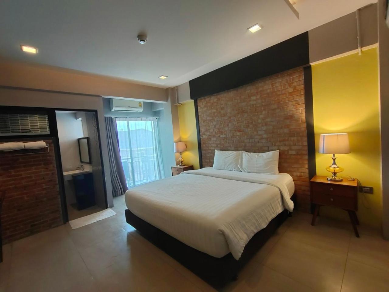 Qoo Hotel Buriram Exterior foto
