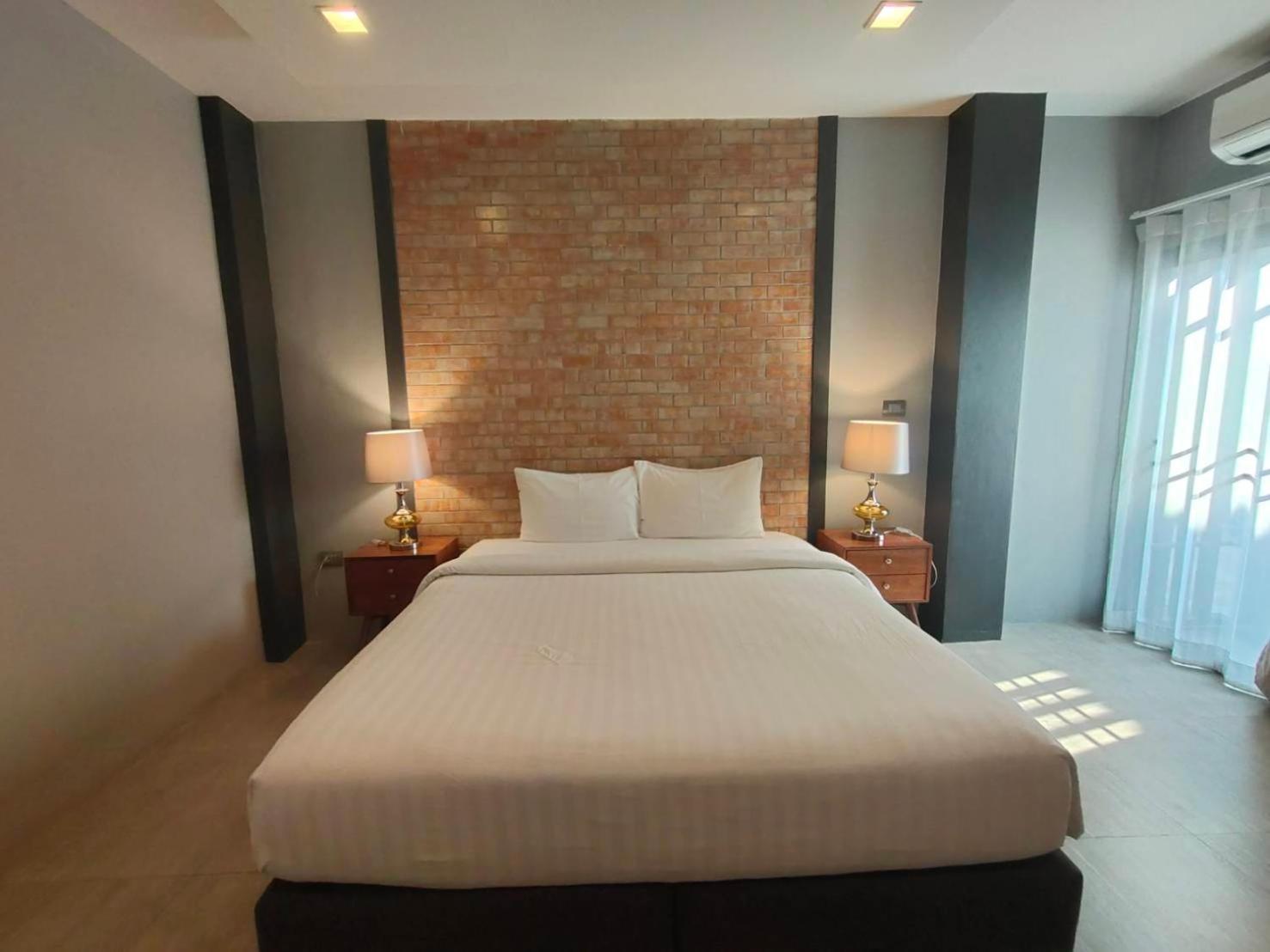 Qoo Hotel Buriram Exterior foto